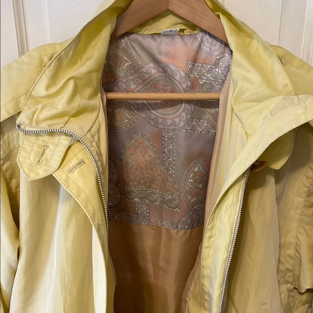 Vintage women’s Yellow Trench Coat iridescent long lined pockets - Picture 7 of 16